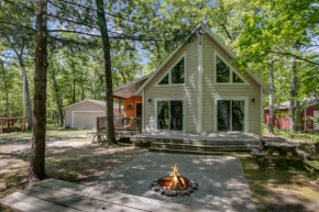 A-Frame Cabin with a Game Room Across From Big Star Lake Boat Launch